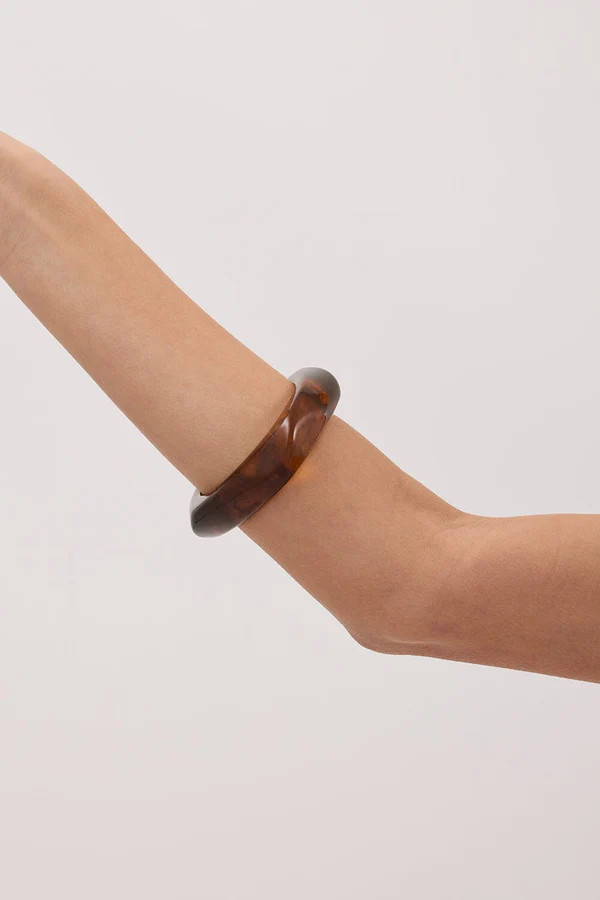 NOAH THE LABEL BROWN RESIN BANGLE | DISSH