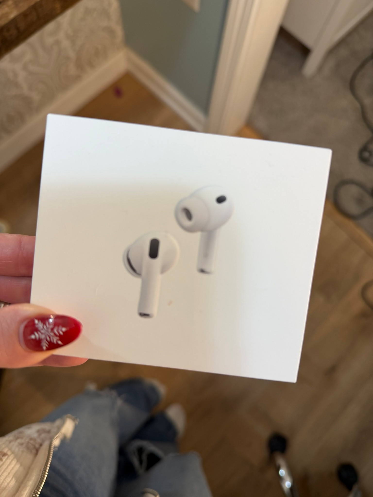 The noise cancellation in the AirPod Pros is worth every penny! 

#LTKGiftGuide #LTKU #LTKHoliday