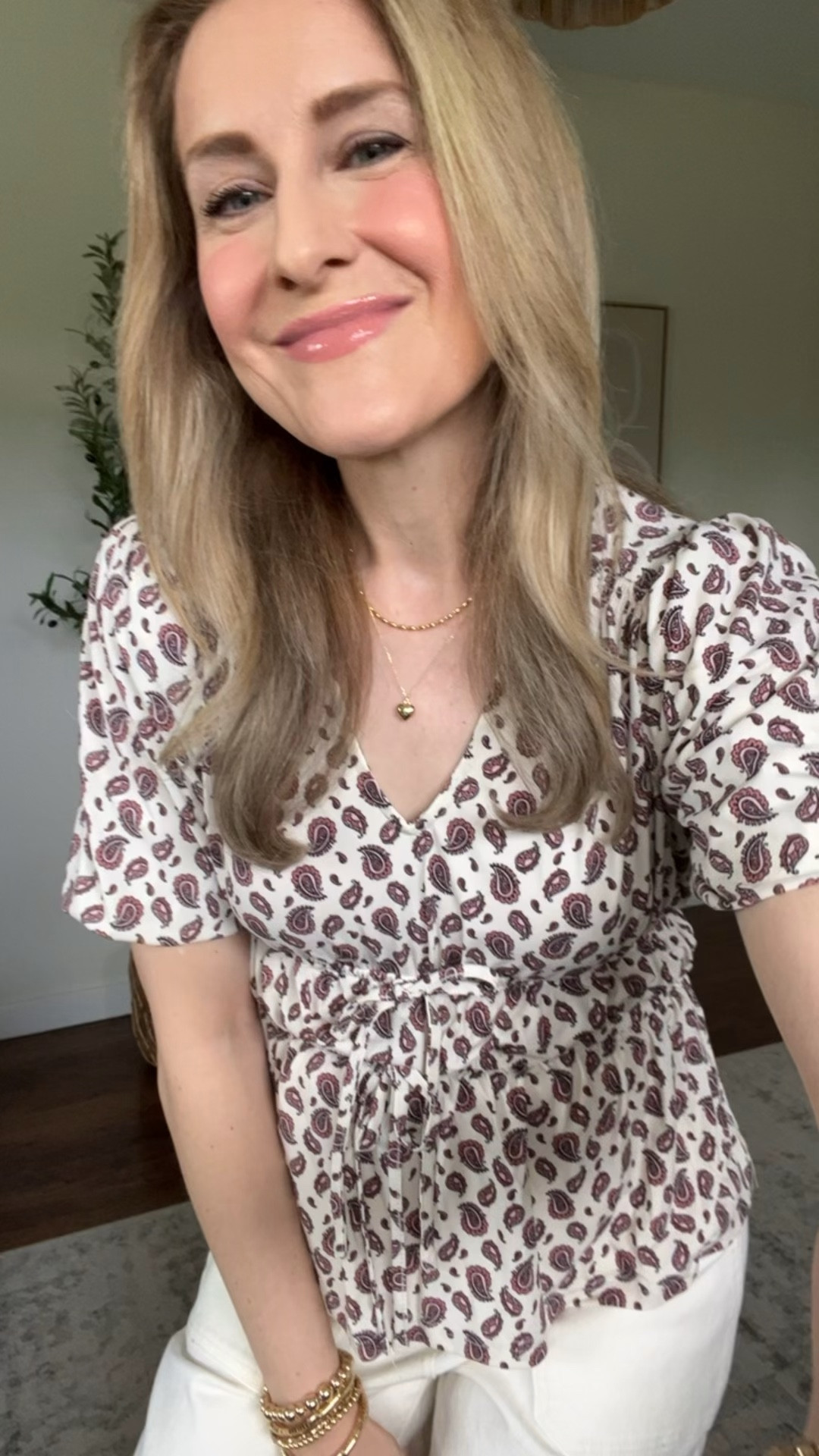 Walmart vneck short sleeve top with ruching, it’s a soft stretchy polyester, comes in three colorways, fits true to size and I’m in a small. #walmartfashion