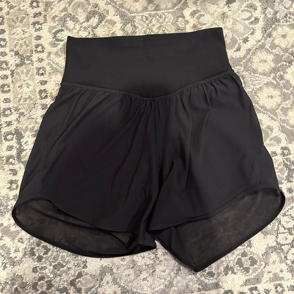 Lululemon Nulu Mesh Yoga Shorts 3.5” size 2 | Poshmark