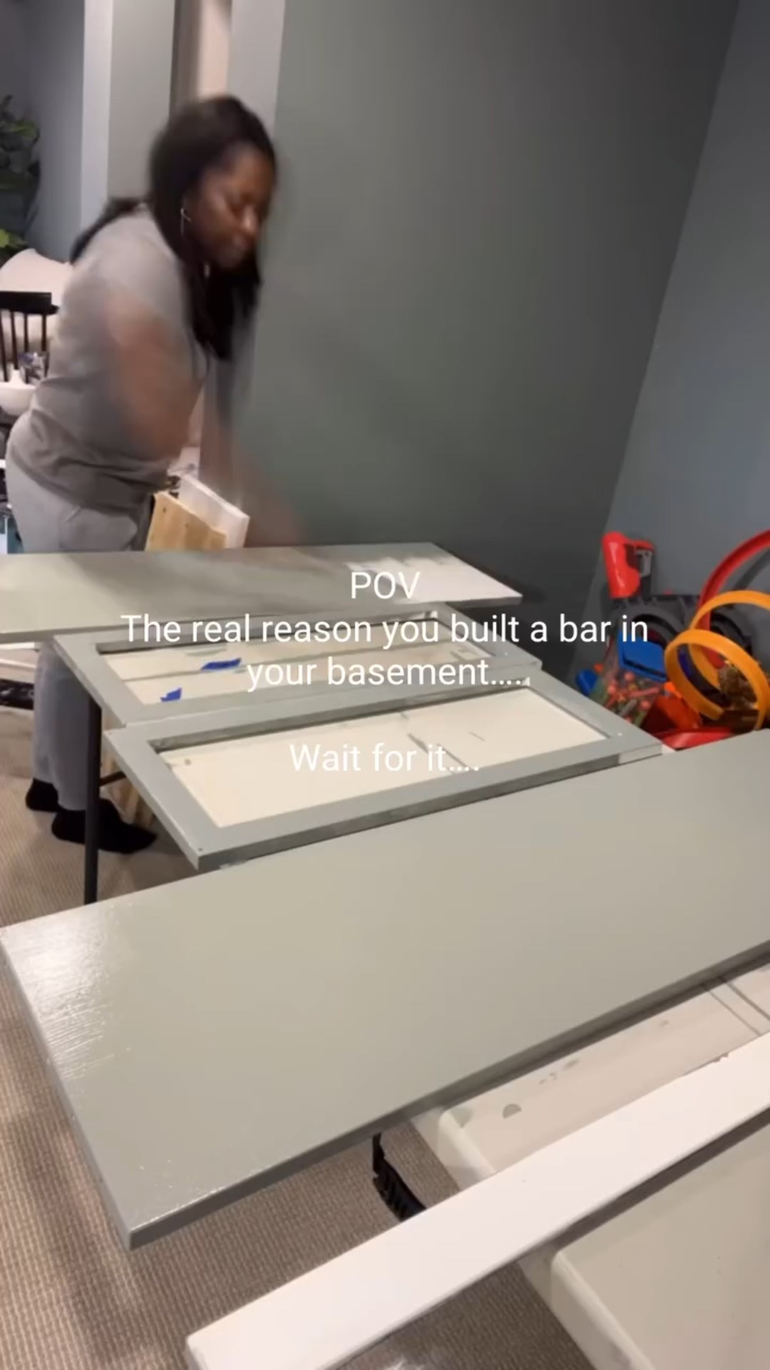 Confession time! The only reason I built this bar was for moments like these🙈 Ok it’s not the only reason, but it makes the perfect backdrop for so many of my hosting gigs. This hot chocolate bar is perfect for this holiday season and take it from me, it’s a big hit amongst guests big and small.

Save or send this to somebody that owes you a hot chocolate bar spread like this! Everything used linked in my LTK❤️🍫