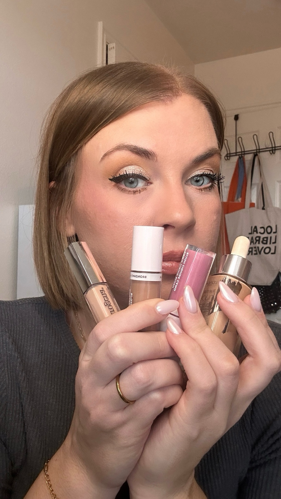 Affordable makeup and brushes and a few tips and tricks. And a grammar lesson?? 
.
.
.
.
#drugstoremakeup #affordablemakeup #makeuptricks