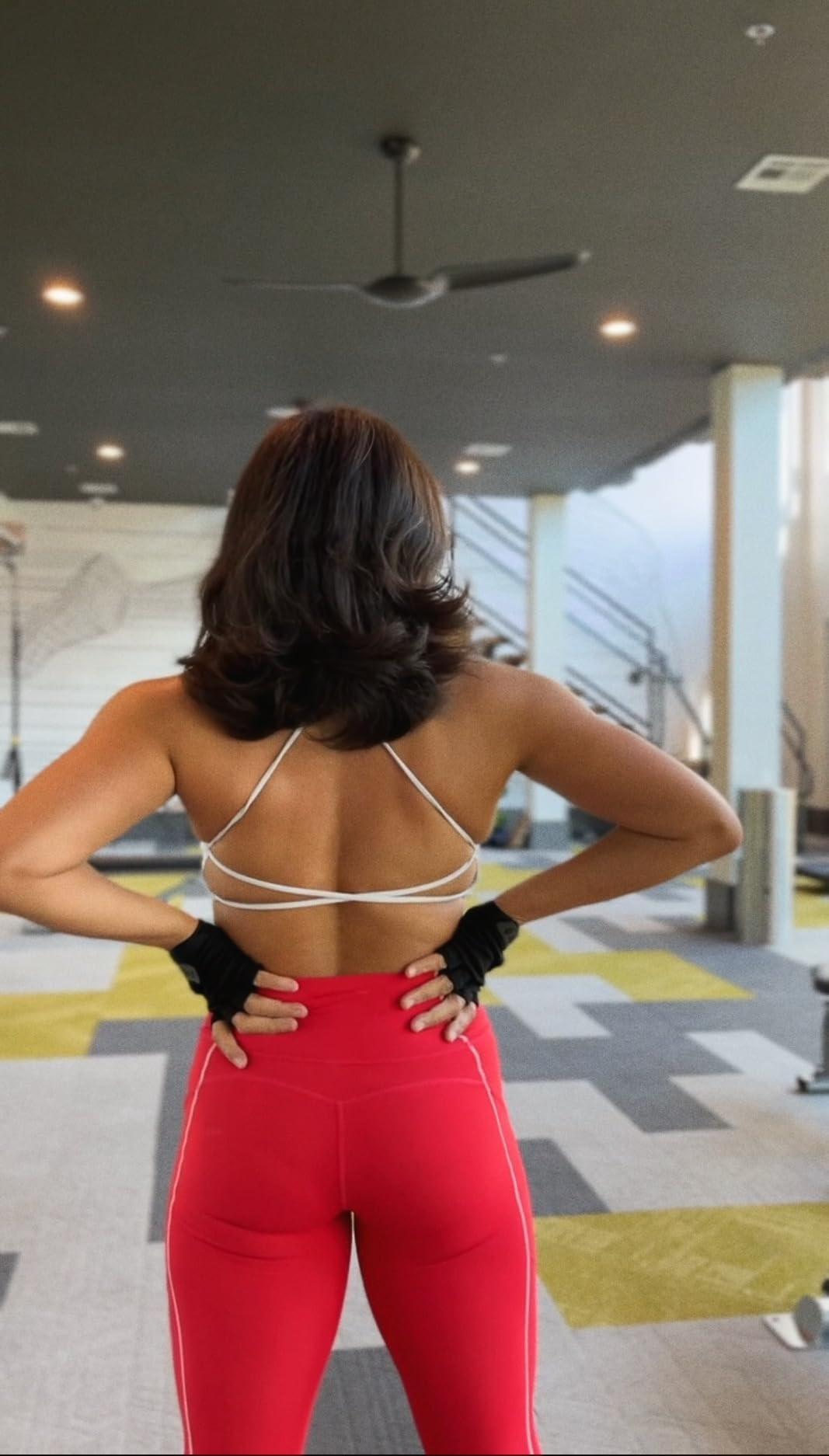 YEOREO Pearl Women's Sports Bra Strappy Criss Cross Back Bra Backless Removable Padded Yoga Crop ... | Amazon (US)