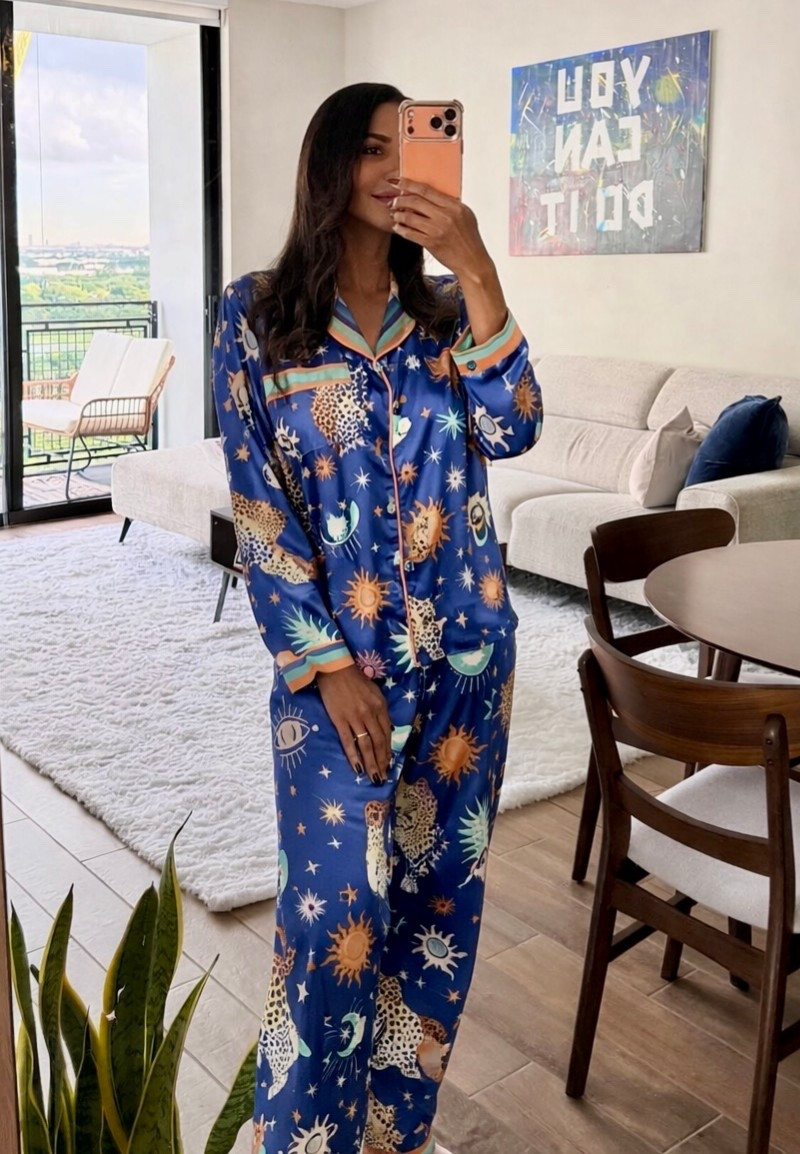 Feliz semana, Nada como una pijama linda para sentirse chic incluso en casa 💫

#LTKmorningroutine #LTKgrwm #LTKHome