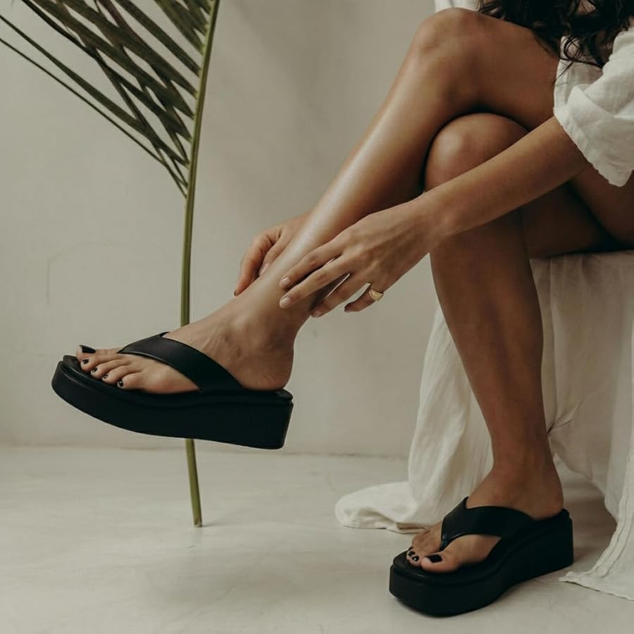 CUSHIONAIRE Pippin Chunky Platform Flip Flops, Stylish Wedge Flip Flops for Women with Cushioned ... | Amazon (US)