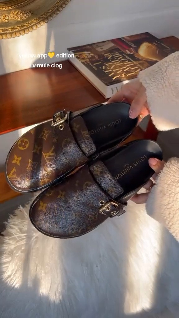 Link➡️ https://sale.dhgate.com/2A6lnG07 • These are my “run out the door but still cute” shoes 👡🖤
#LTKshoes #LTKsummer #LTKunder100 #LTKfinds

#LTKFindsUnder100 #LTKSaleAlert #LTKFindsUnder50