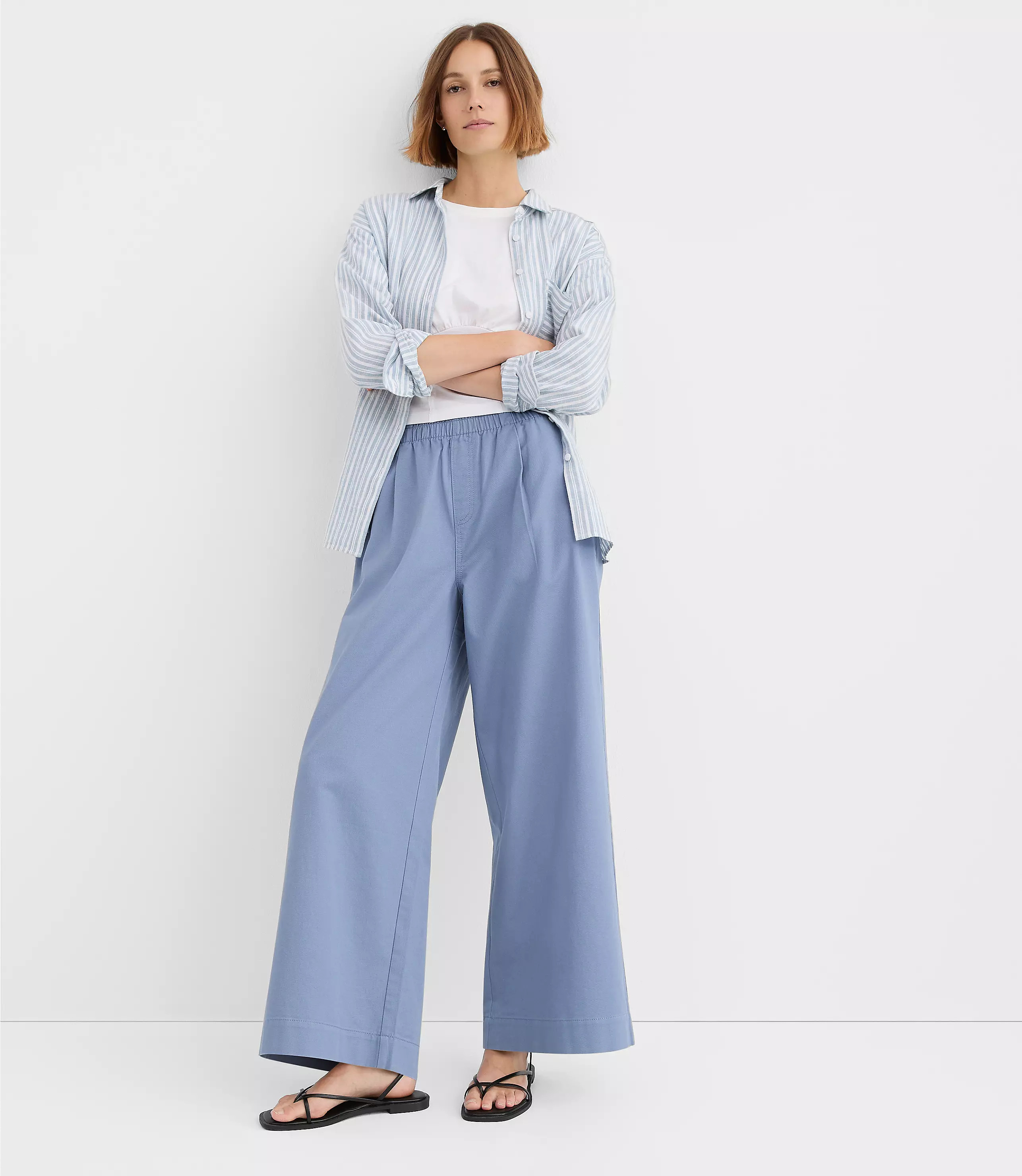 Pleated Pull On Wide Leg Pants in Twill | LOFT