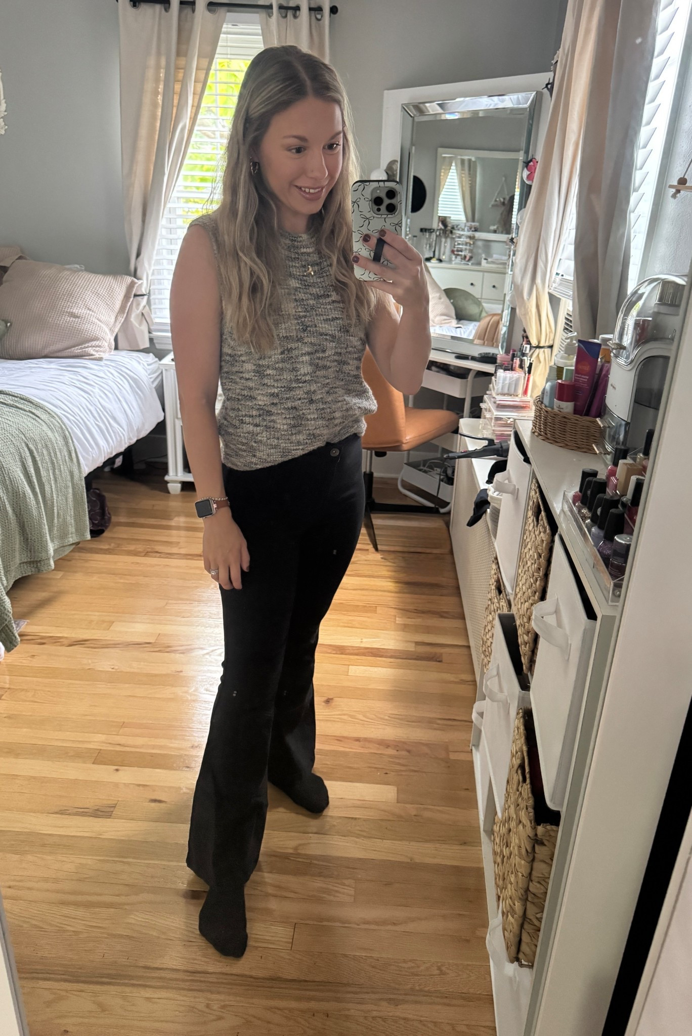 Today’s OOTD. These bell bottoms are perfection! I am only 5’2 so I did have to get them hemmed up , but otherwise the fit is perfect. 
I thrifted this top which is Madewell (size small) but I linked similar ones, the bottoms I’m wearing a size small as well.


#LTKStyleTip #LTKPetite #LTKFallSale