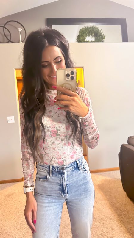 This pink floral mesh top is giving all of the spring vibes! Code: POSTIE20

I’m in a medium due to my longer torso but definitely could do a small otherwise.

#LTKstyletip