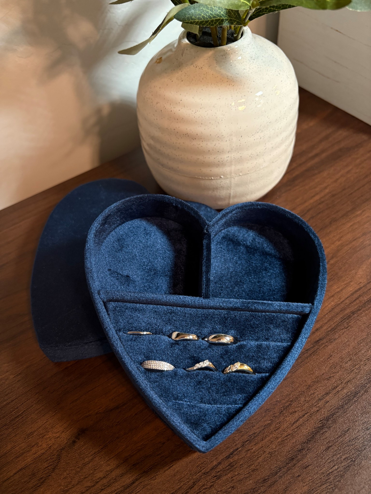 gorgeous new rings from @Caitlyn Minimalist 🤍