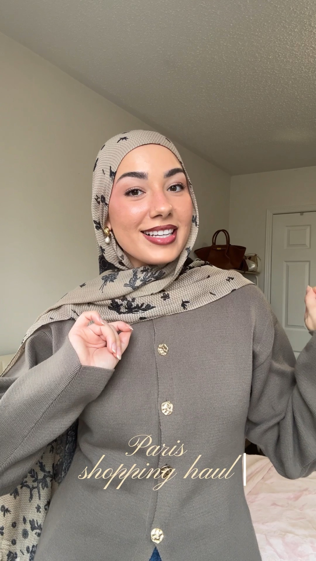 My recent Sezane haul in Paris including the cardigan I’m wearing in the video 🫶 I love shopping in Paris!! 