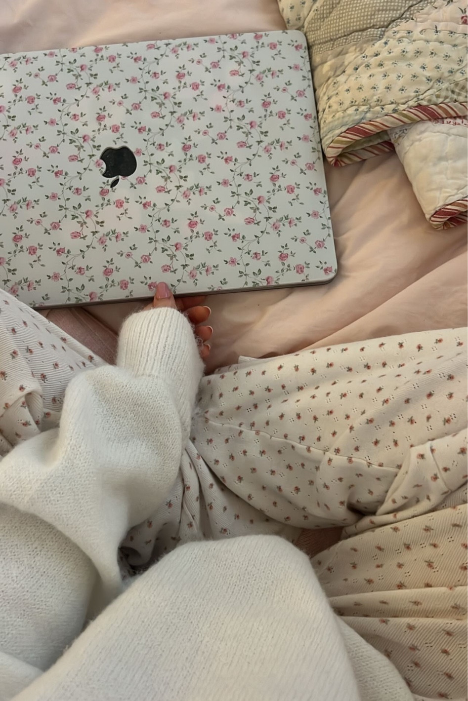 cozy day essentials🎀

#LTKGiftGuide #LTKSeasonal #LTKHoliday