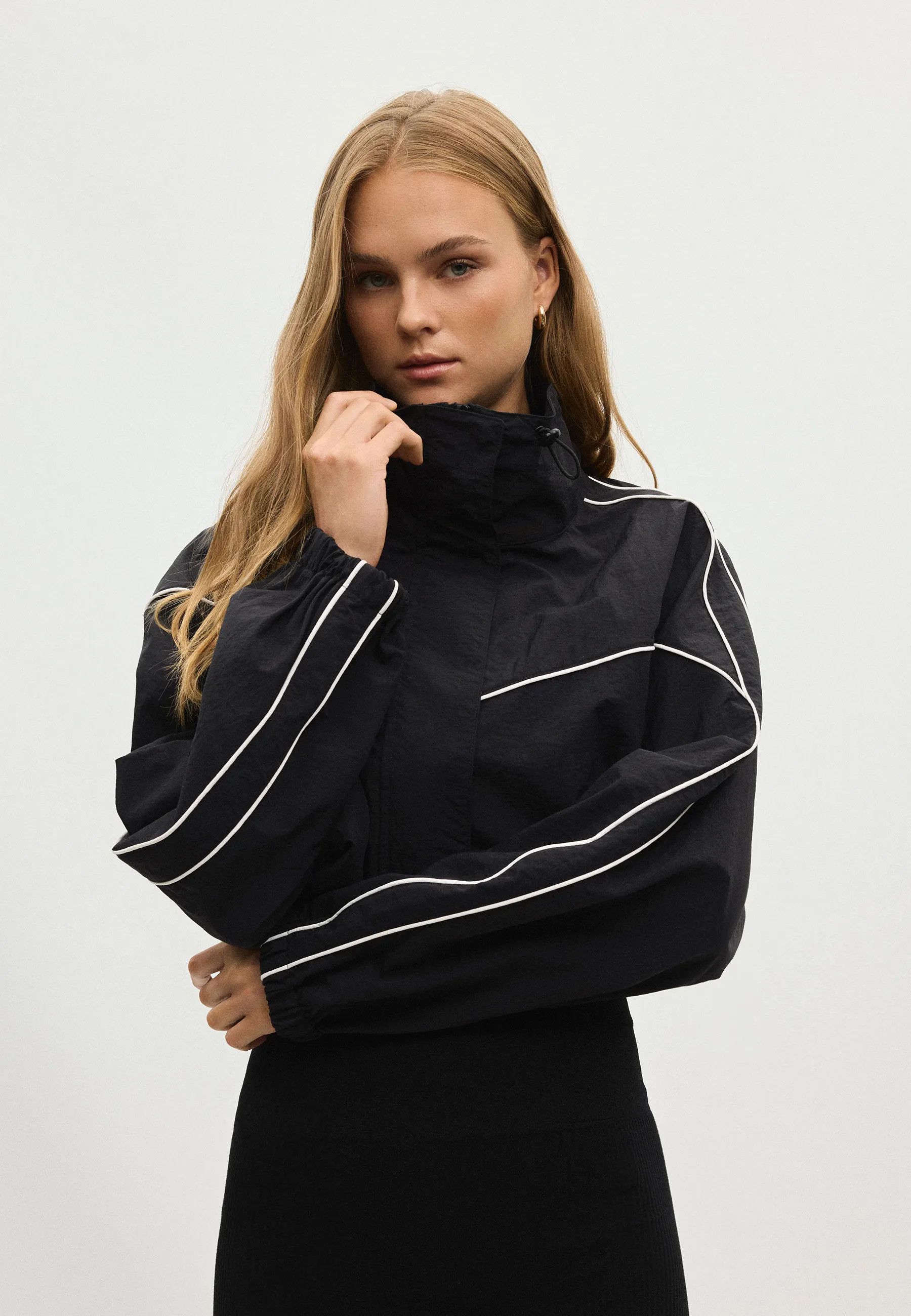 Technische Windjacke - Mode für Damen | Stradivarius Deutschland | Stradivarius DE