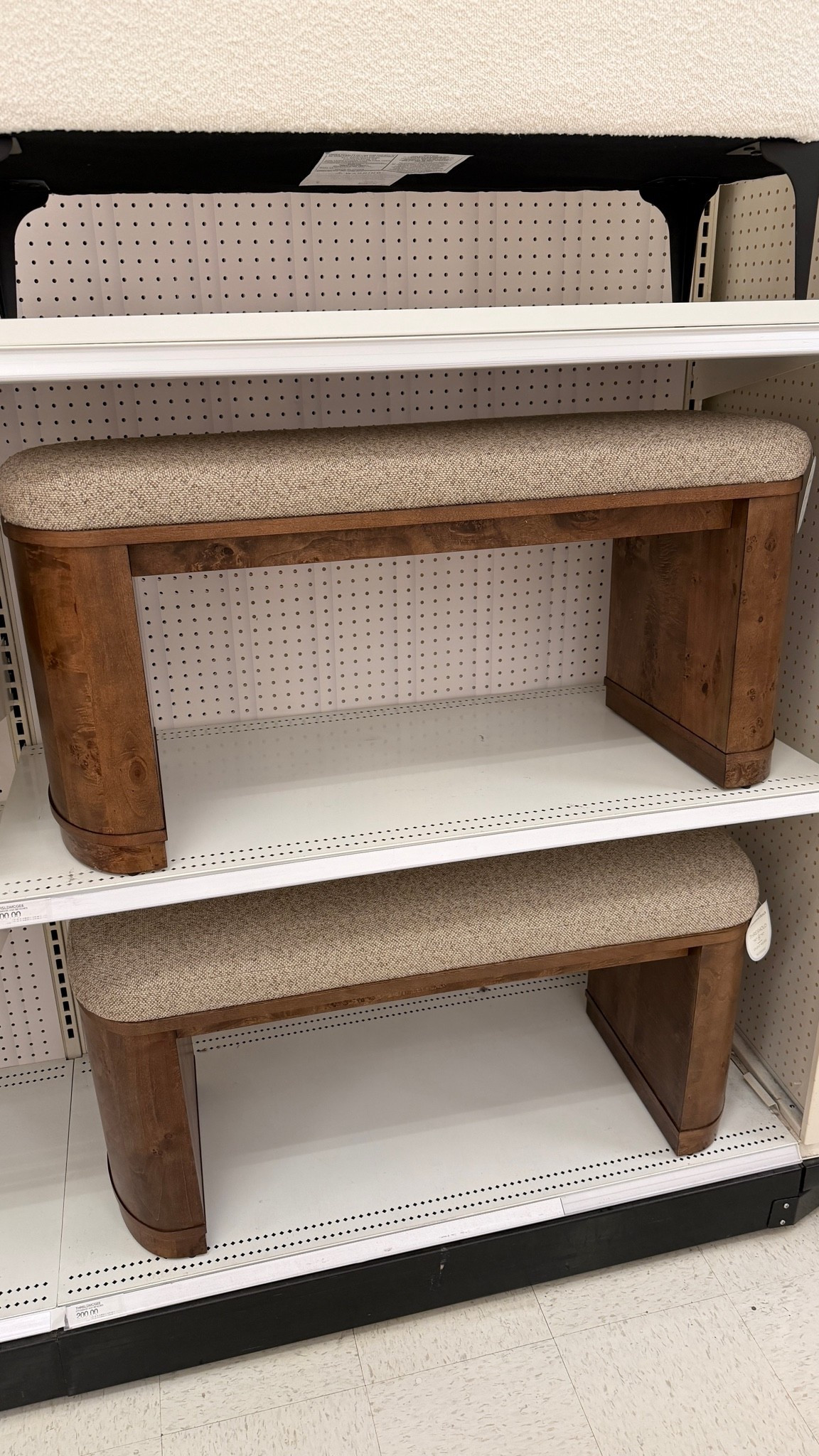 This wood bench is beautiful🤩

#LTKHome #LTKmomlife #LTKdayinmylife