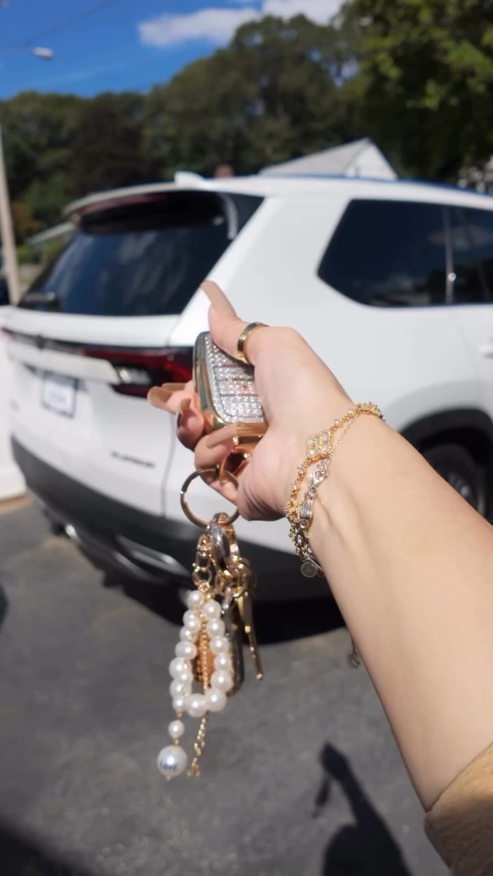 Hard work pays off, mama 💕 Today I’m sharing how I stocked my dream mommy car the Toyota Grand Highlander 2025 Hybrid Max Platinum with all the essentials for my kids, family, and me 🚙✨ From snacks, wipes, and emergency kits to little touches that make life easier, this isn’t about showing off it’s about proving that dreams come true when you keep going. Don’t stop pushing, don’t stop dreaming, and never let the noise around you hold you back 💪 #MomLife #MotivationForMoms #MommyCarGoals #OrganizedMomLife #DreamsDoComeTrue