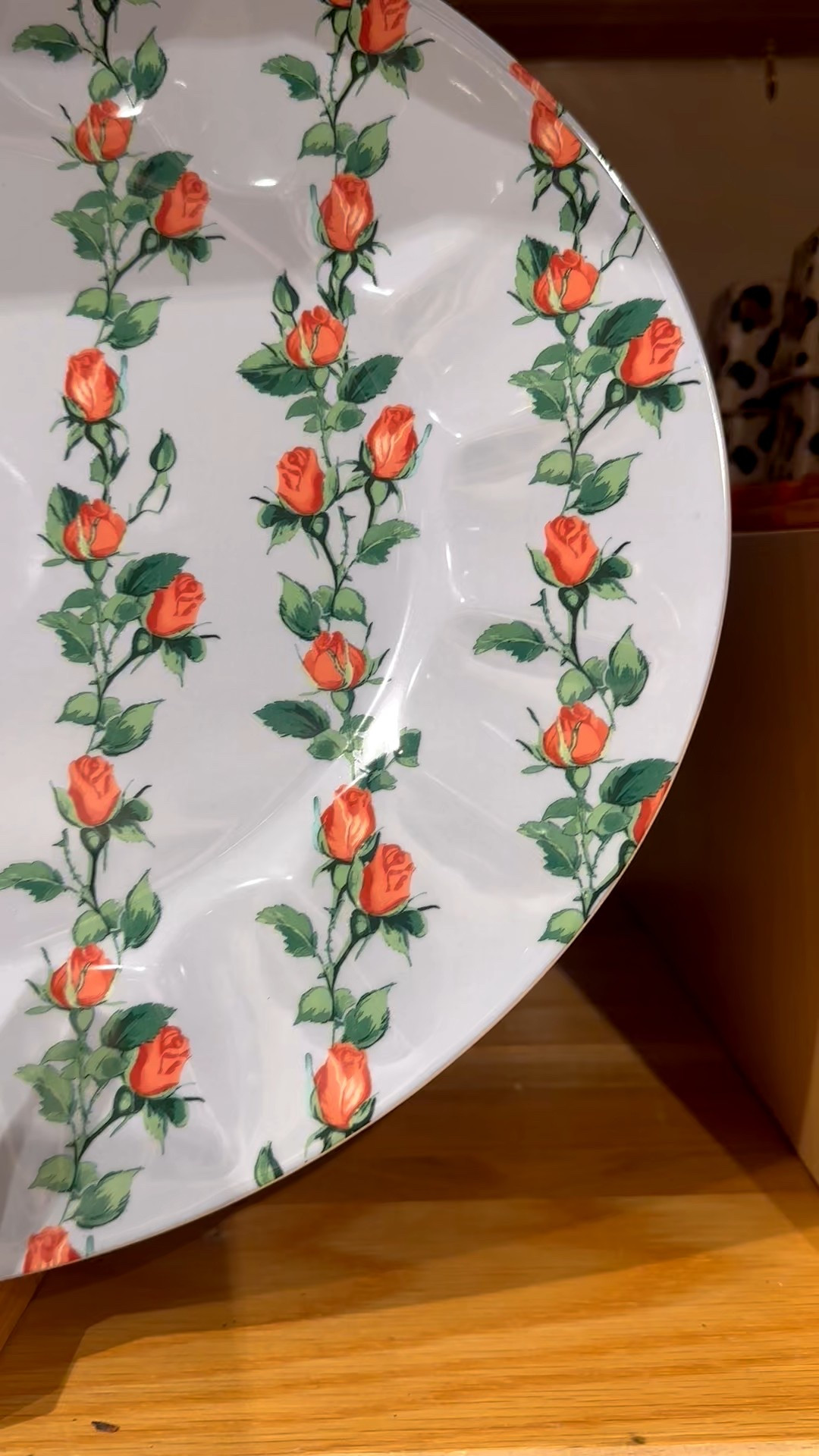 Spring is coming.🌸

#tabletop #tableware #floralplate #springtable #tablescape #entertaining #seasonalstyle #homedetails #designinspo #curatedhome


#LTKValentine #LTKdayinmylife #LTKHome