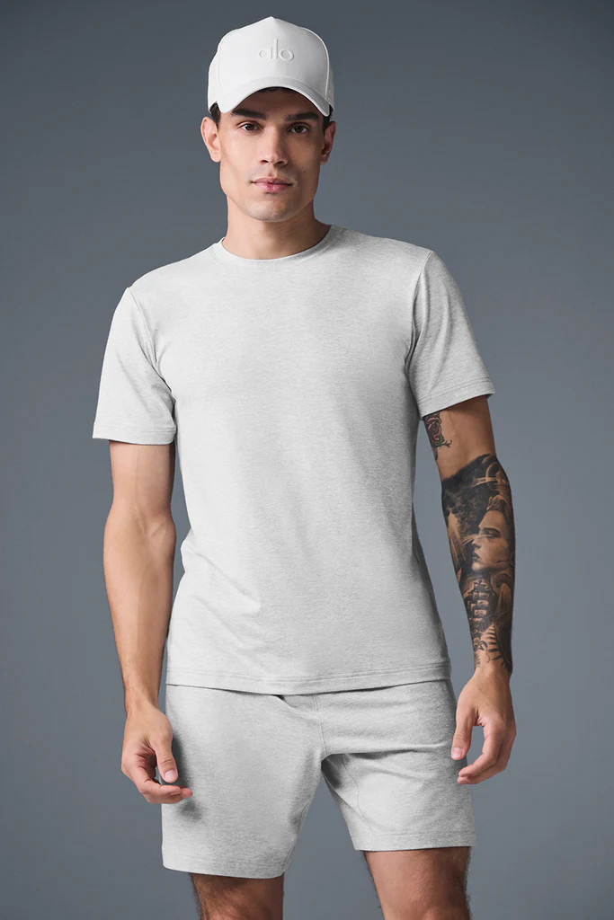 Conquer Reform Crewneck Short Sleeve | Alo Yoga (US)