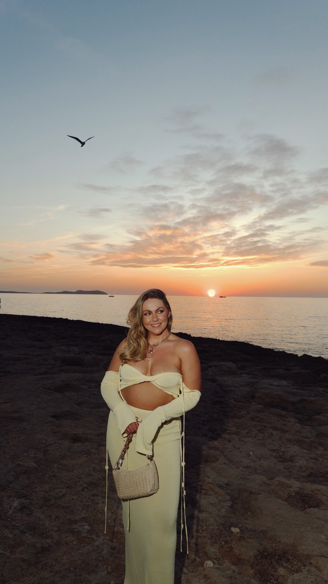 Forever taking pictures of the sky 🌅 

#LTKStyleTip #LTKMidsize #LTKSeasonal