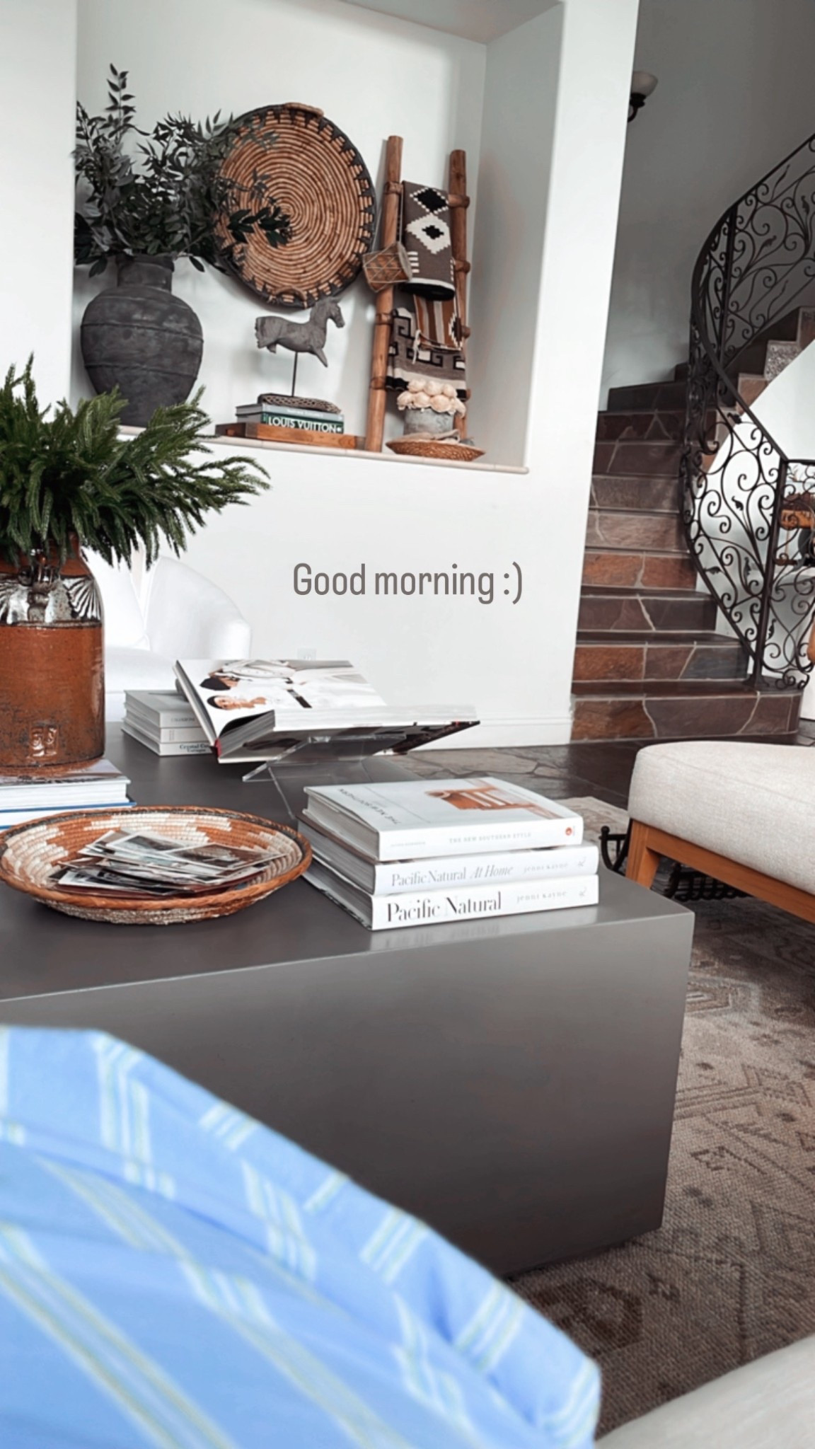 Living room coffee table decor and wall cut-out idea. 🙌🏻 

#LTKHome #LTKSaleAlert