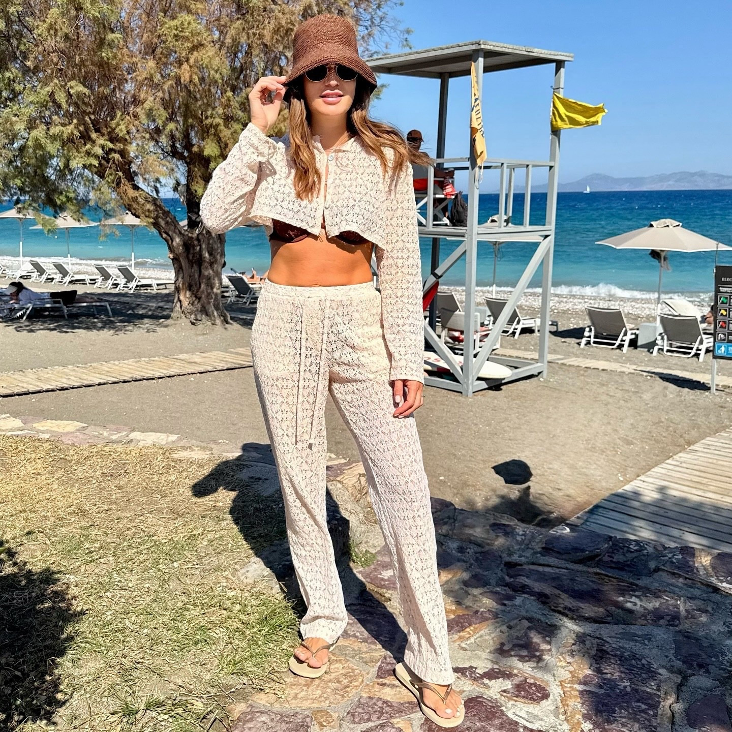 Always a @hyphenstore beach set 🏖️ 
Tagging a really similar set 
.
.
.
#HolidayStyle #effortlessstyle #holidaylookbook #ootdholiday #holidaywardrobe