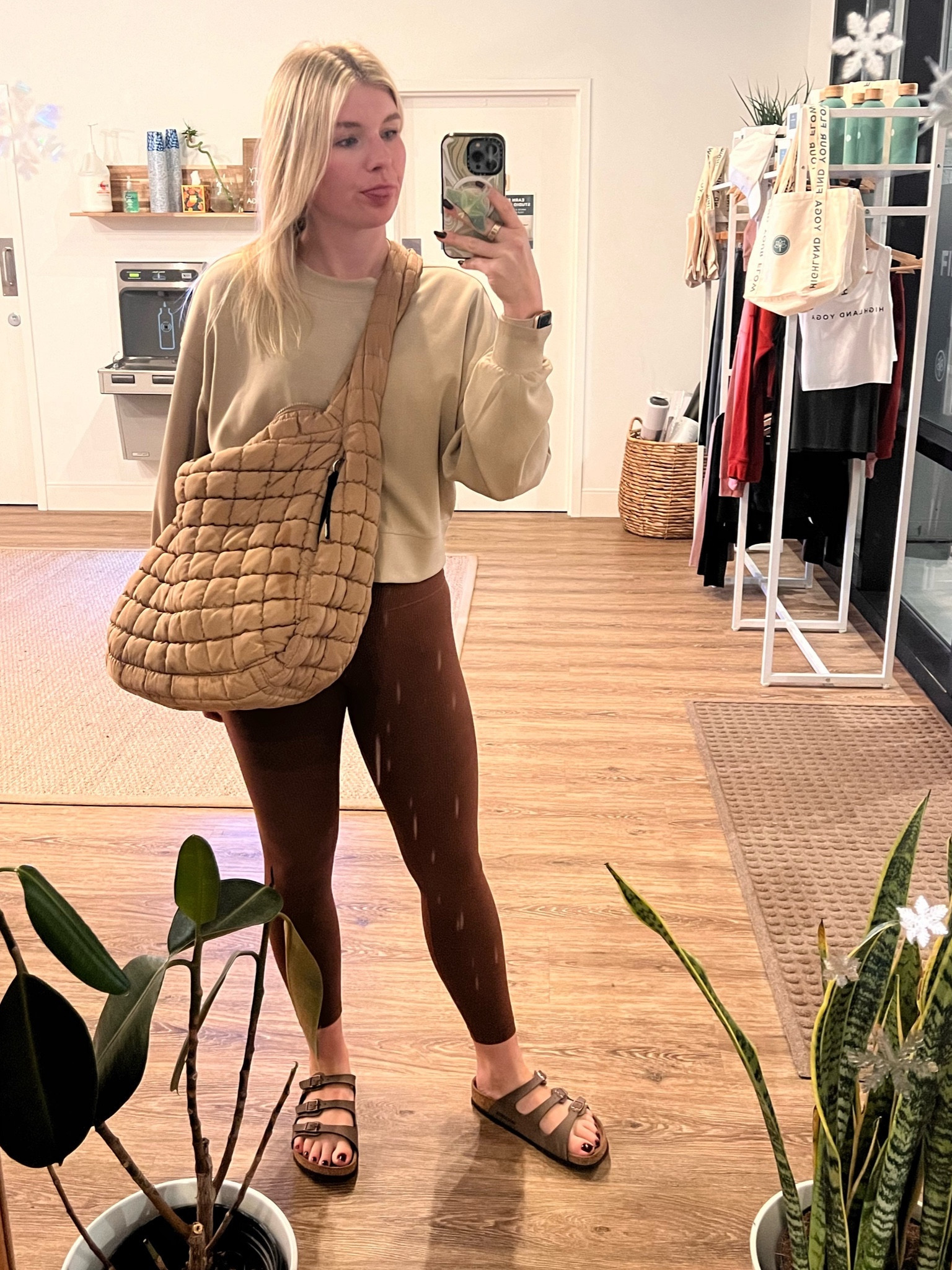 If it’s a shade of brown, I own it. Let brown have its moment 🤎🥔🐻

#LTKfindsunder100 #LTKfindsunder50 #LTKfitness