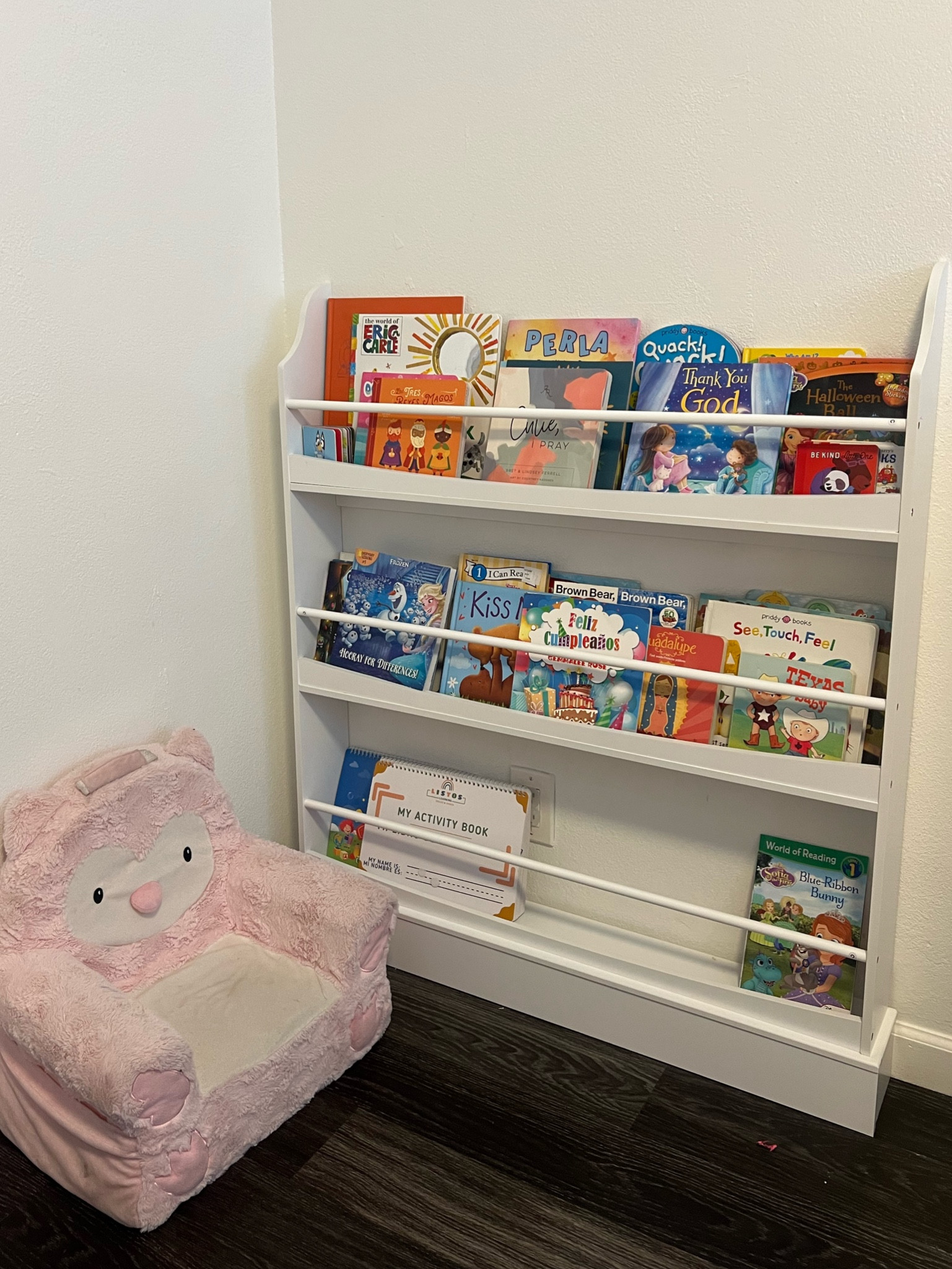 Love this book shelf 📚 

#LTKHome #LTKKids #LTKFamily