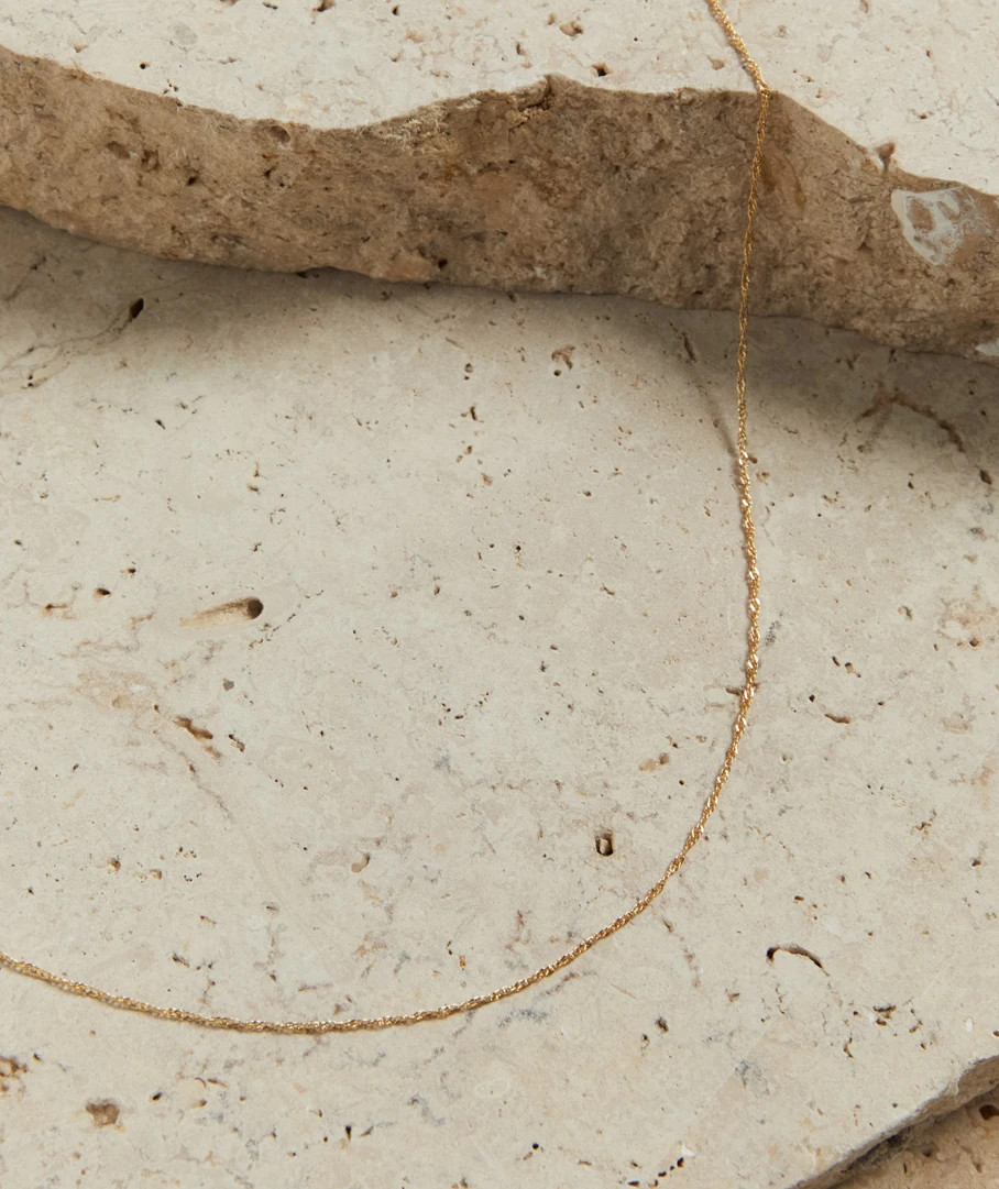 GOLD PLATED THIN TWIST NECKLACE | Sportsgirl