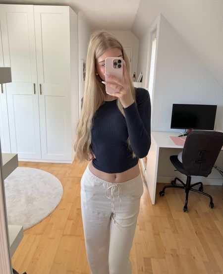 Spring outfit, linen pants, that girl outfit, Stockholm outfit, Stockholm style, Spring , spring essentials, spring fashion, white, top, H&M, H&M top , basics H&M
fashion, 2023 fashion, basics, longsleeve, beige, H&M, outfit inspo, outfit inspiration, bag, spring 2023, spring fashion,, vanilla girl outfit

#LTKstyletip #LTKFind #LTKfit