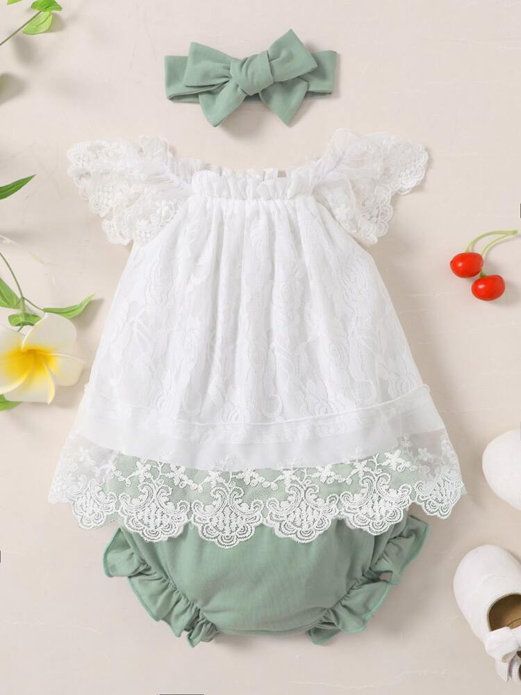 Baby Contrast Lace Top & Frill Hem Shorts & Headband | SHEIN