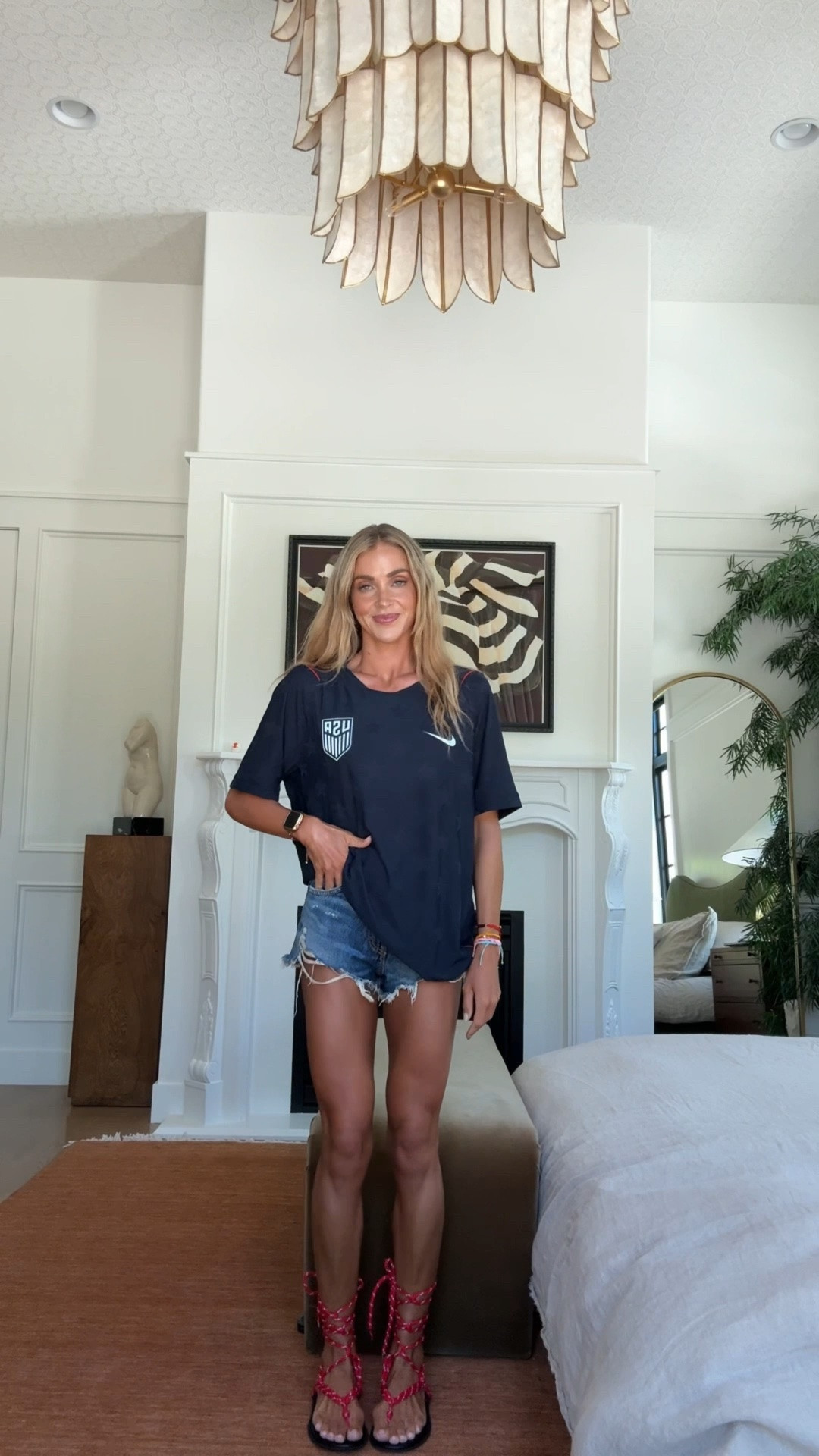 Styling my @nike World Championship jersey for a cutie sports mom fit. I got the men’s large so it’s oversized and Brody can wear it too! #teamnike #ad