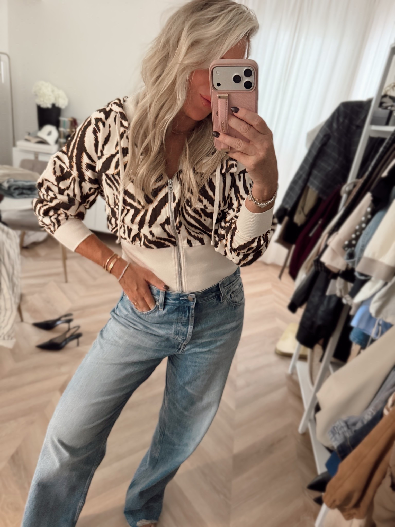 Such a cute Walmart find! This is the small
🦓🦓🦓

Has matching sweats too! ❤️

#LTKootd #LTKTravel #LTKOver40