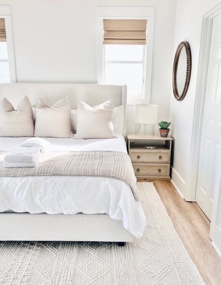 Guest bedroom glow up!
White bedding, coastal bedroom
