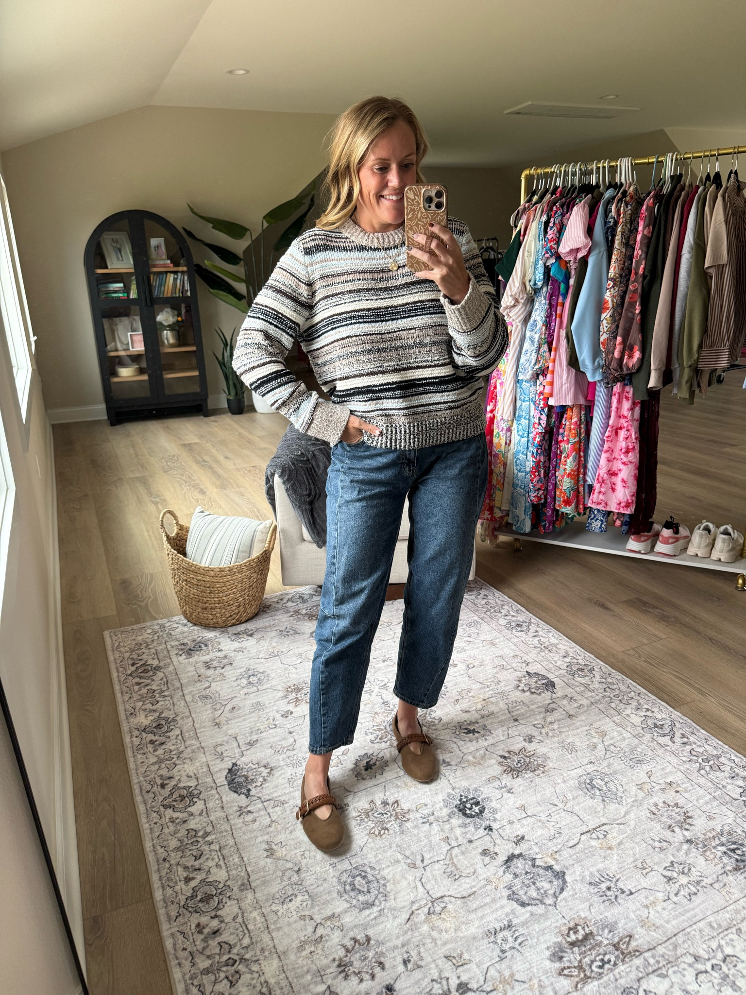 Abercrombie & Fitch
New arrivals 
Sweaters 
Barrel jeans 
Ballet flats 
Fall outfits 
Fall casual outfits 

Sweater & flats TTS/ sized down 2 sizes in denim