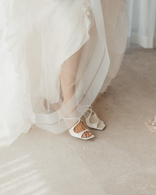 my wedding day heels 🤍 they were so comfy!