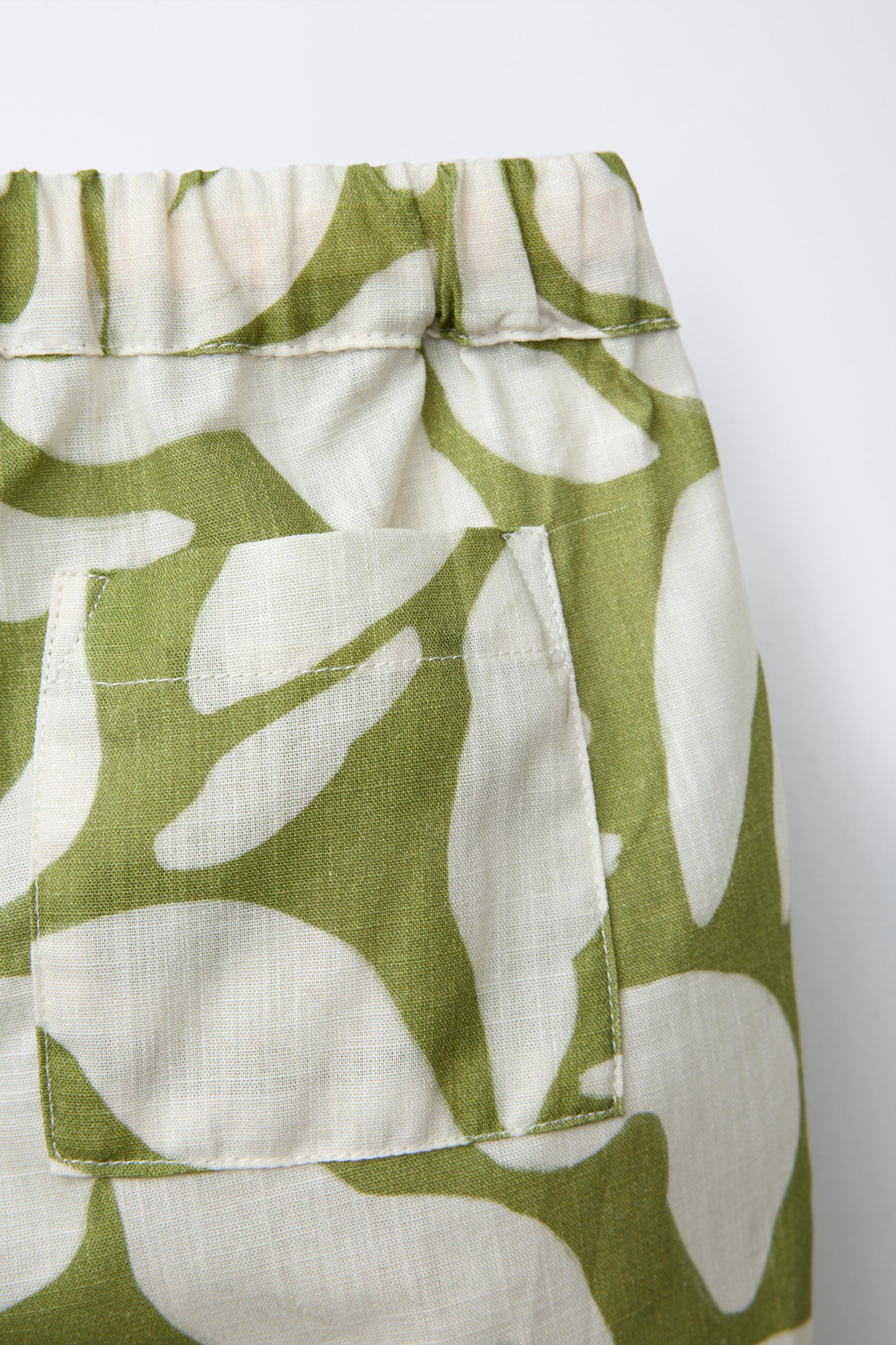 LEAF PRINT BERMUDA SHORTS15.99 GBPEcru / Green | 2553/508/069Put it in your basketAddBermuda shor... | Zara UK