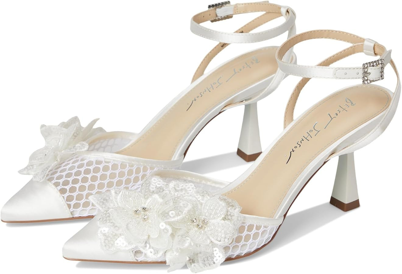 Betsey Johnson Womens Susie | Amazon (US)