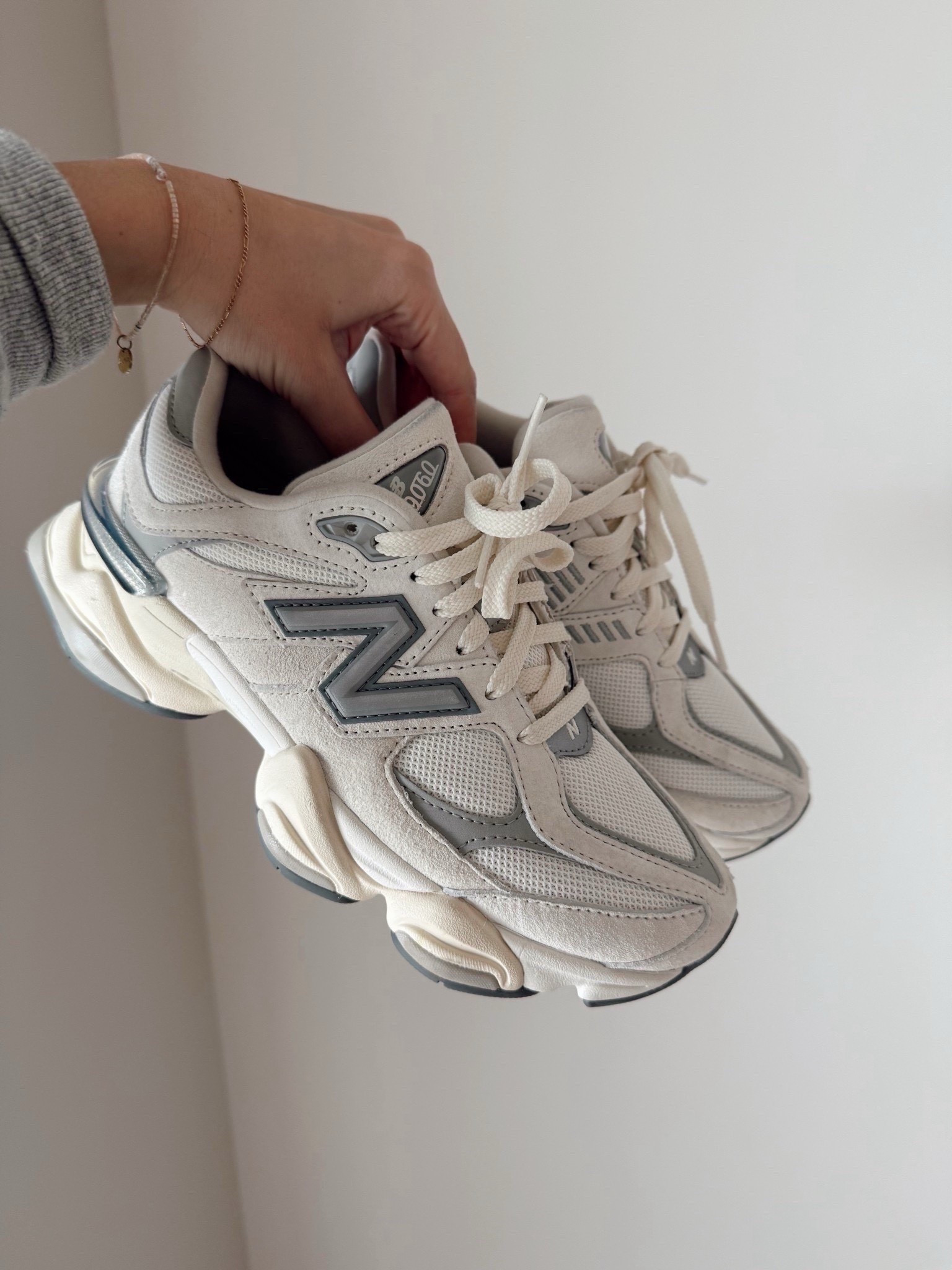 My favorite sneakers are in stock! They are the comfiest sneakers and this color goes with everything! I wear them so much! 

New balance, sneakers, mom sneakers, travel 
