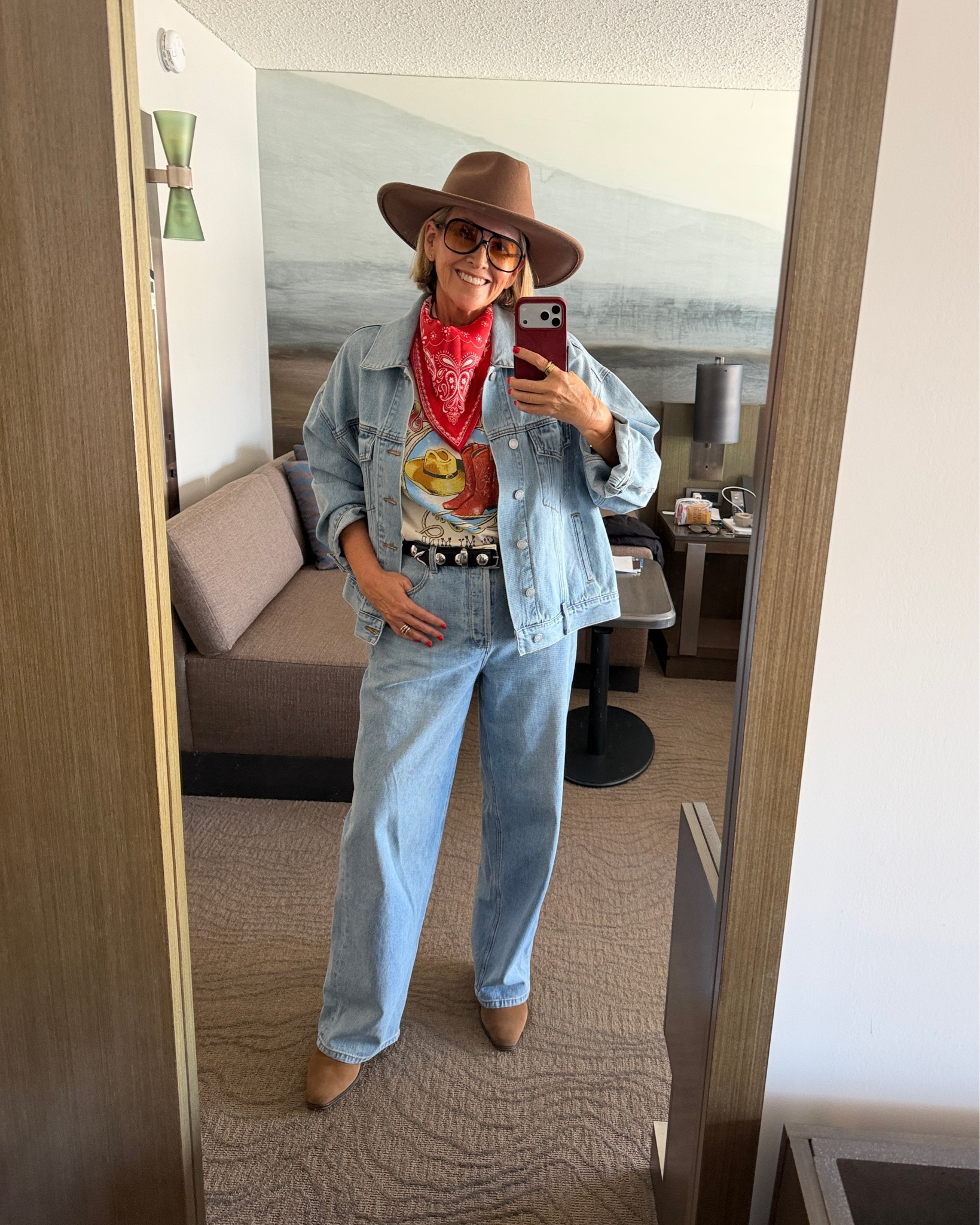SIZING DETAILS ⬇️

Holiday Theme Dressing for the Calgary Stampede

Jacket (XS/S - oversized fit)
Jeans (28)
Tee bought at 27Boutique in Calgary
Hat: Will and Bear Dusty (code STYLINGYOU)
Boots: FRANKIE4 Shadow