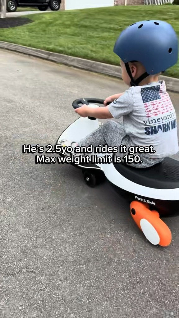 My 3yo LOVES this scooter.