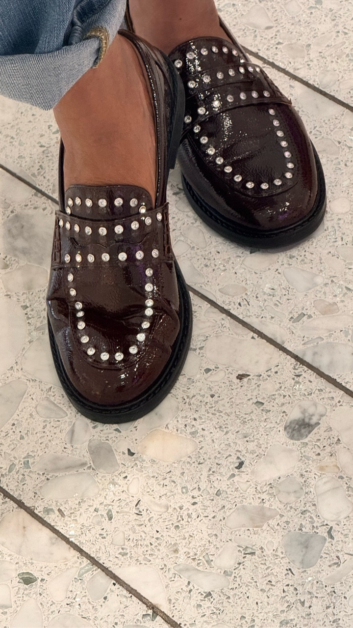Designer look without the designer price 

These Walmart loafers @walmart are giving luxe vibes with their studded detail, high-shine finish, and all-day comfort. Perfect for elevating denim, workwear, or even a casual chic look.

#walmartfashion #AffordableStyle #LTKFinds #ChicAndComfy #nyfw 

Comment SHOP below to receive a DM with the link to this post on my LTK ⬇ 
https://liketk.it/5oCsG