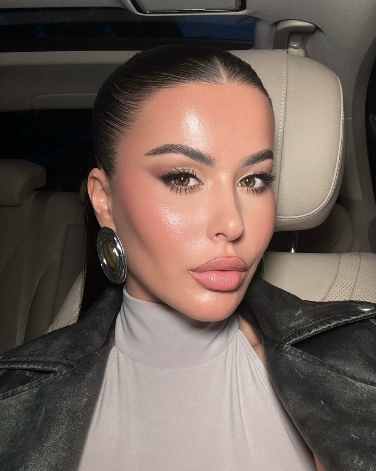 Full glam, glowy makeup routine, date night glam, glam inspo 

#LTKBeauty