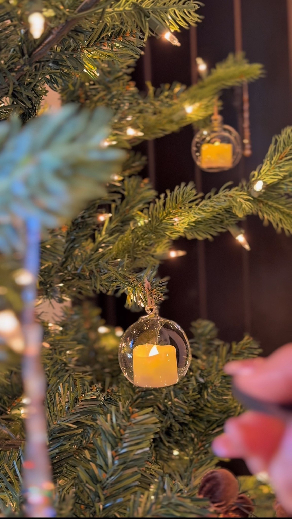Beautiful wireless tea lights, candle holders, and ornaments to bring this tree all together! 🤩 I love the simplicity of candles and crystal ornaments. It makes it so simple yet so dazzling ✨

#founditonamazon #christmas2025 #christmasfinds #amazonchristmas #christmasdecor #christmasinspo #ornaments #candlelight

#LTKStyleTip #LTKSeasonal #LTKHome
