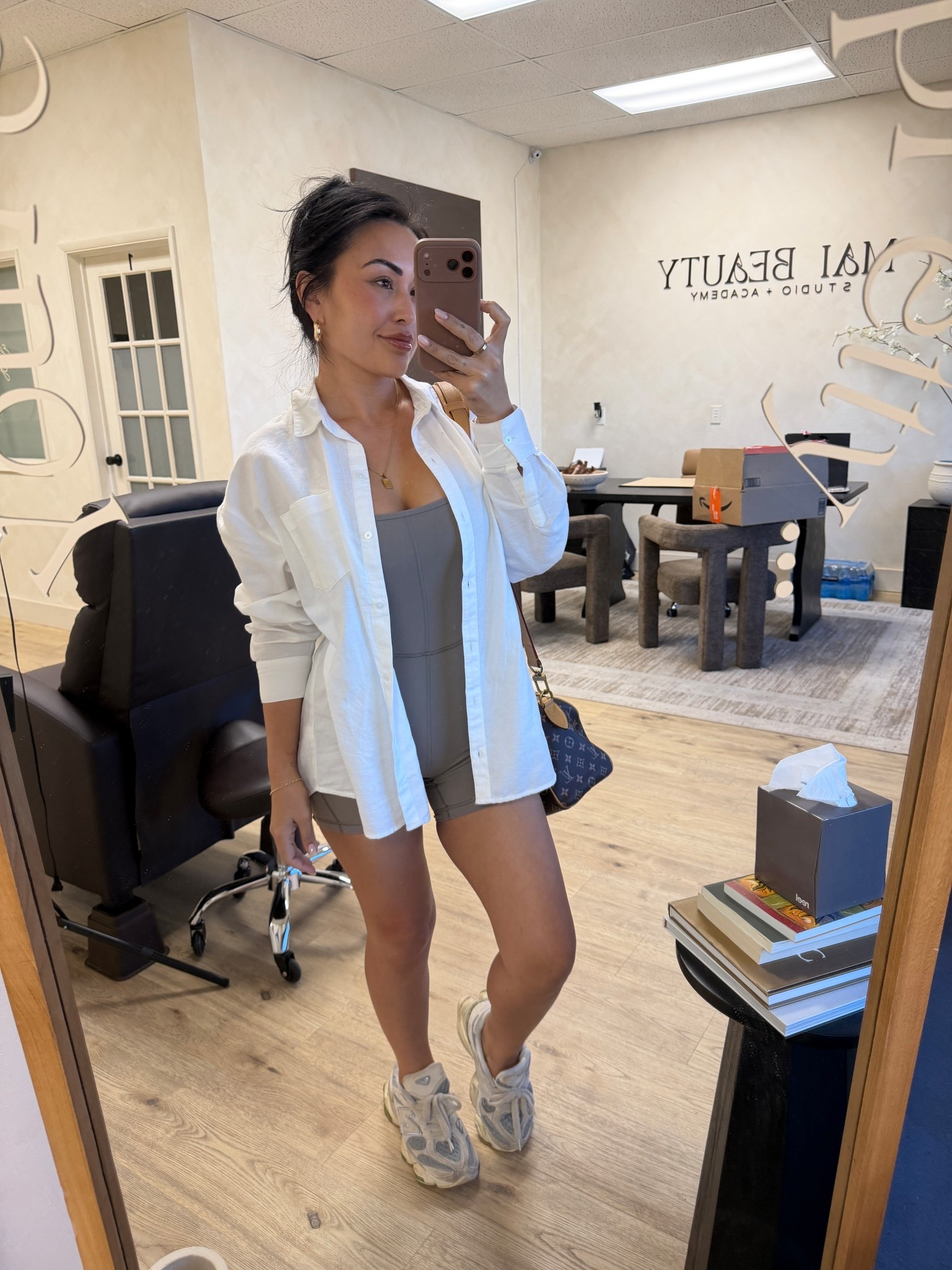 Casual days — popped into the studio for a nail appt! 

#LTKdayinmylife #LTKmomlife #LTKootd