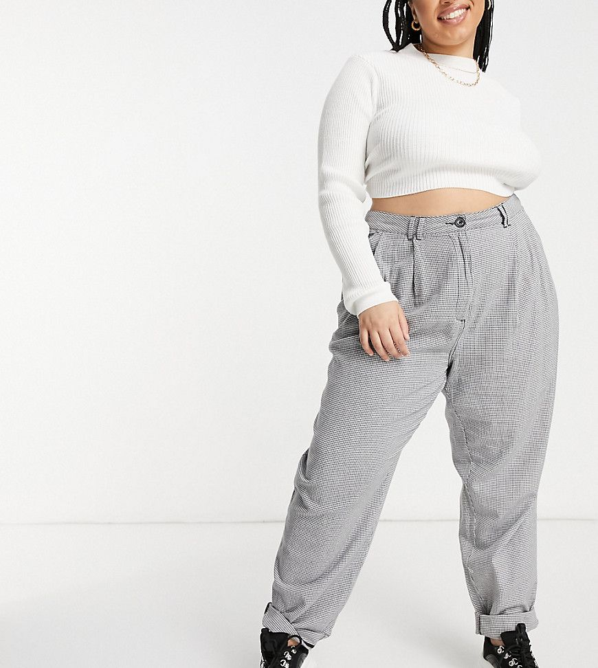 ASOS DESIGN Curve ovoid pleat front peg pants in black and white dogtooth-Multi | ASOS (Global)