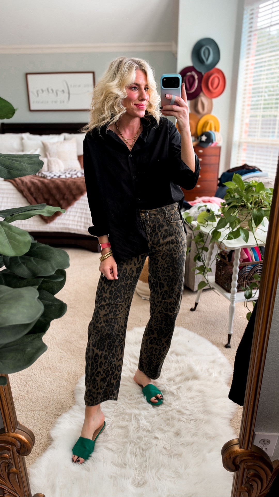 This look works well when you want a shift in silhouette with less fuss. The top helps keep things balanced. Fits tts and goes with tons of bottom options

#LTKOver40 #LTKootd #LTKWorkwear