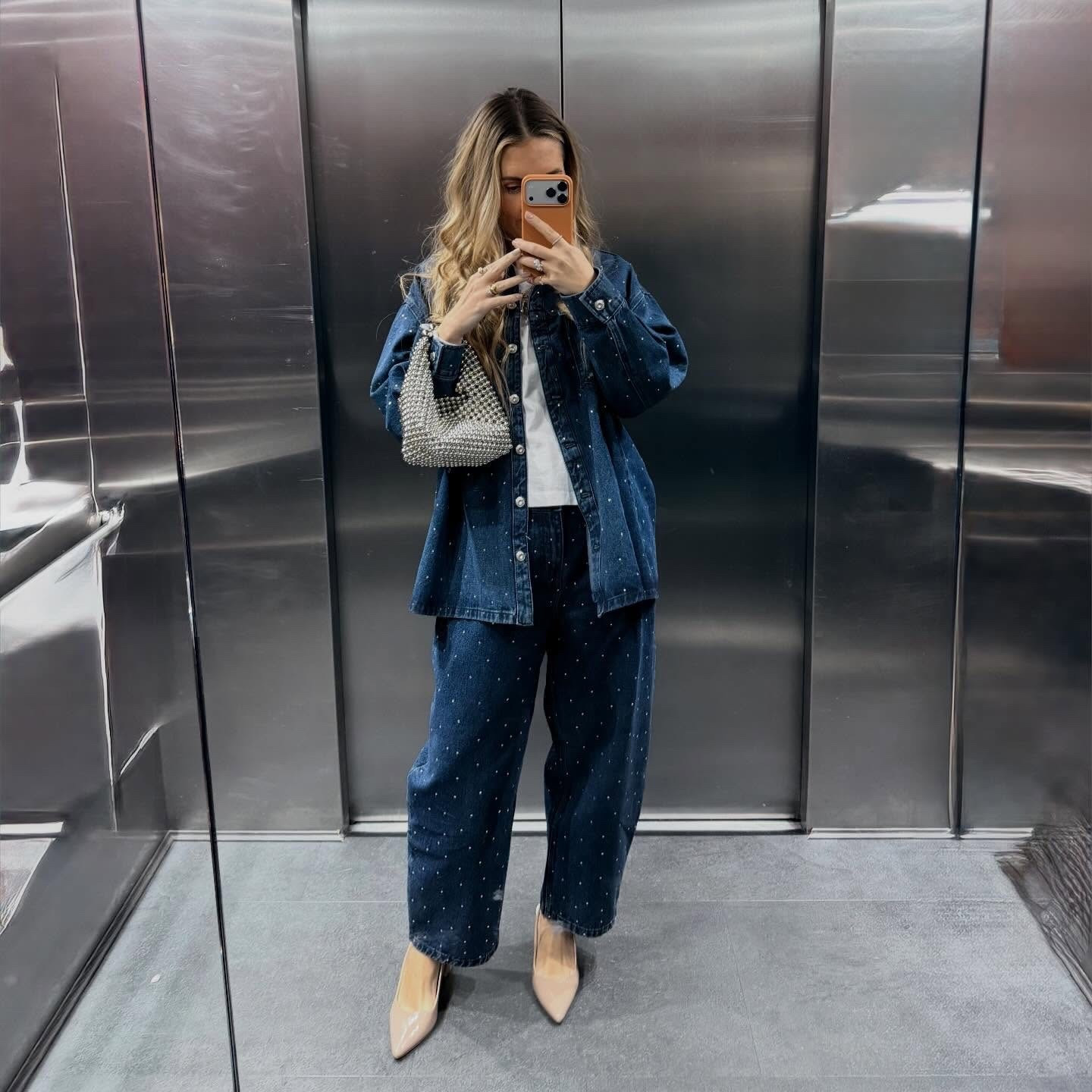 Because the £56 denim coord of dreams deserves its own space in the grid ✨🪩👏🏽 @tuclothing 

And let’s be honest the whole outfit ( bar the shoes & tee I already had clocked in at £80 ) 😮‍💨 just shows girls were can look fabulous without spending hundreds !! And this outfit will 100 % definitely coming out again next year !! 

All links in my Dec highlights 🫶🏽✨ Hope all you girlies are having the best week !! Xxxx

#mumstyle #elevatorselfie #grwm #fitcheck #mumstyleuk #highstreetfashion