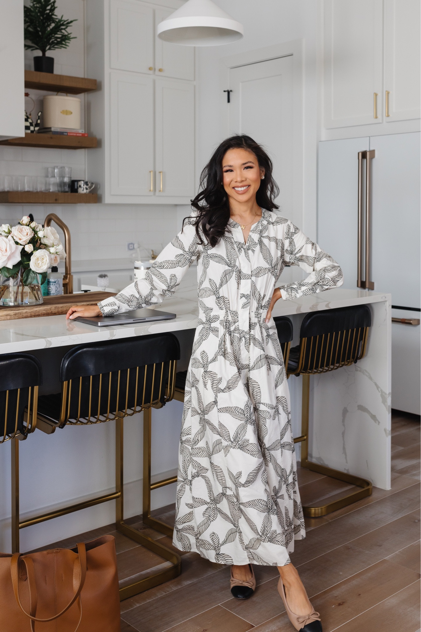 V neck midi dress that I absolutely love! Stunning for workwear, luncheons, vacations and date nights. Pump friendly and works for maternity, too. Cinched waist and a billowy skirt that is so flattering on! Wearing size XXS and I recommend sizing down a size! Has pockets too, which I appreciate 

#LTKstyletip #LTKworkwear #LTKSeasonal