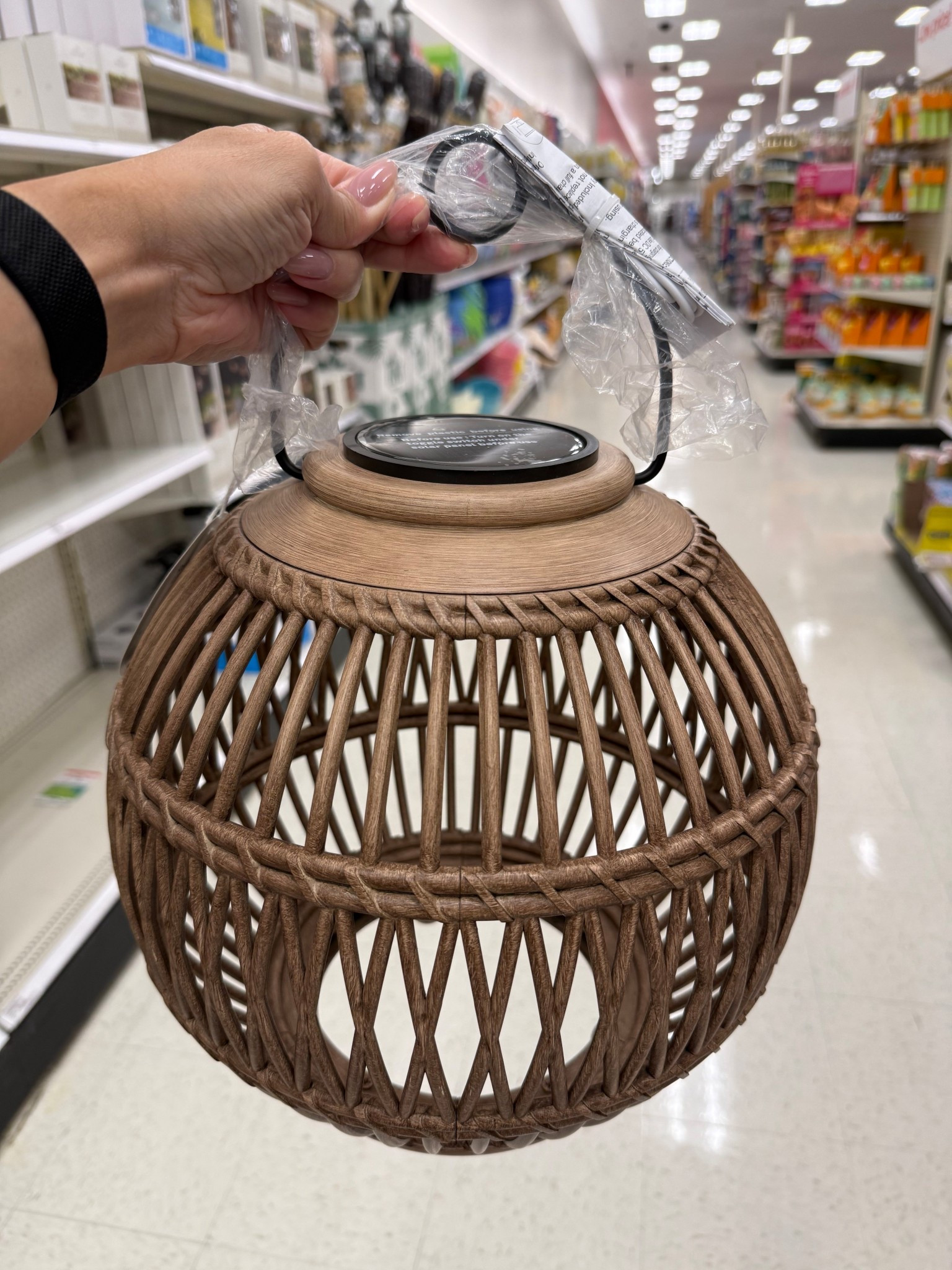 So beautiful this patio table lamp… is solar, but it can be charged with electricity too 🙌

#LTKHome #LTKspring