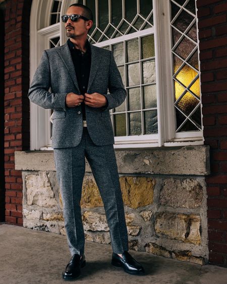 Wool-blend suits for the fall and this whole outfit is on sale!
Light but warm and charcoal is always a winning color.
TTS- 40R / 32x30 / M / 10


#LTKsalealert #LTKSeasonal #LTKmens