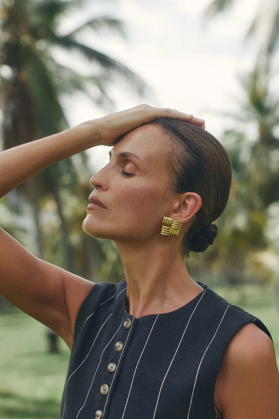 PORTER CUSHION GOLD EARRINGS | DISSH